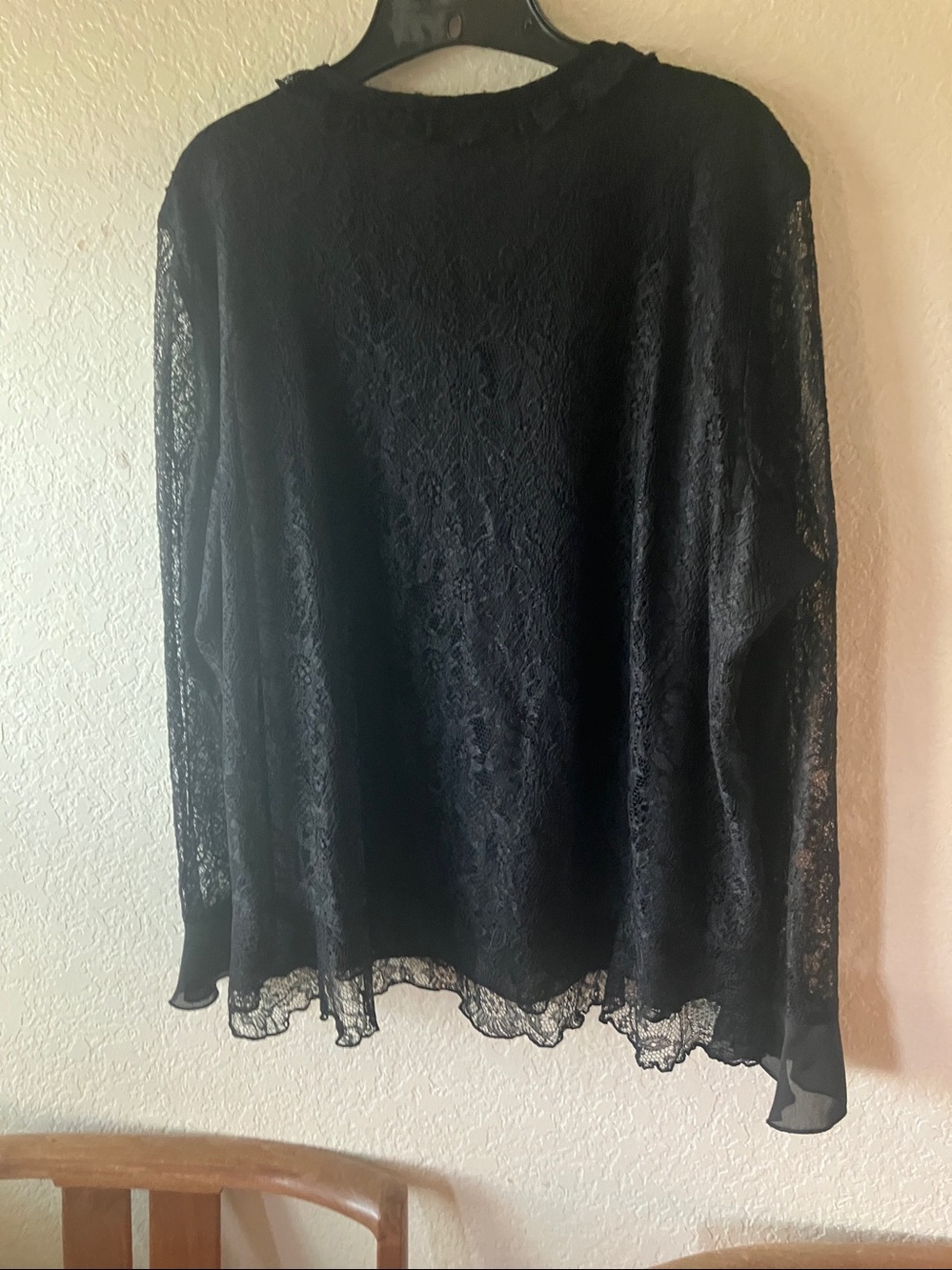 Black Lace Ruffle Button-Front Blouse - Picture 13 of 17